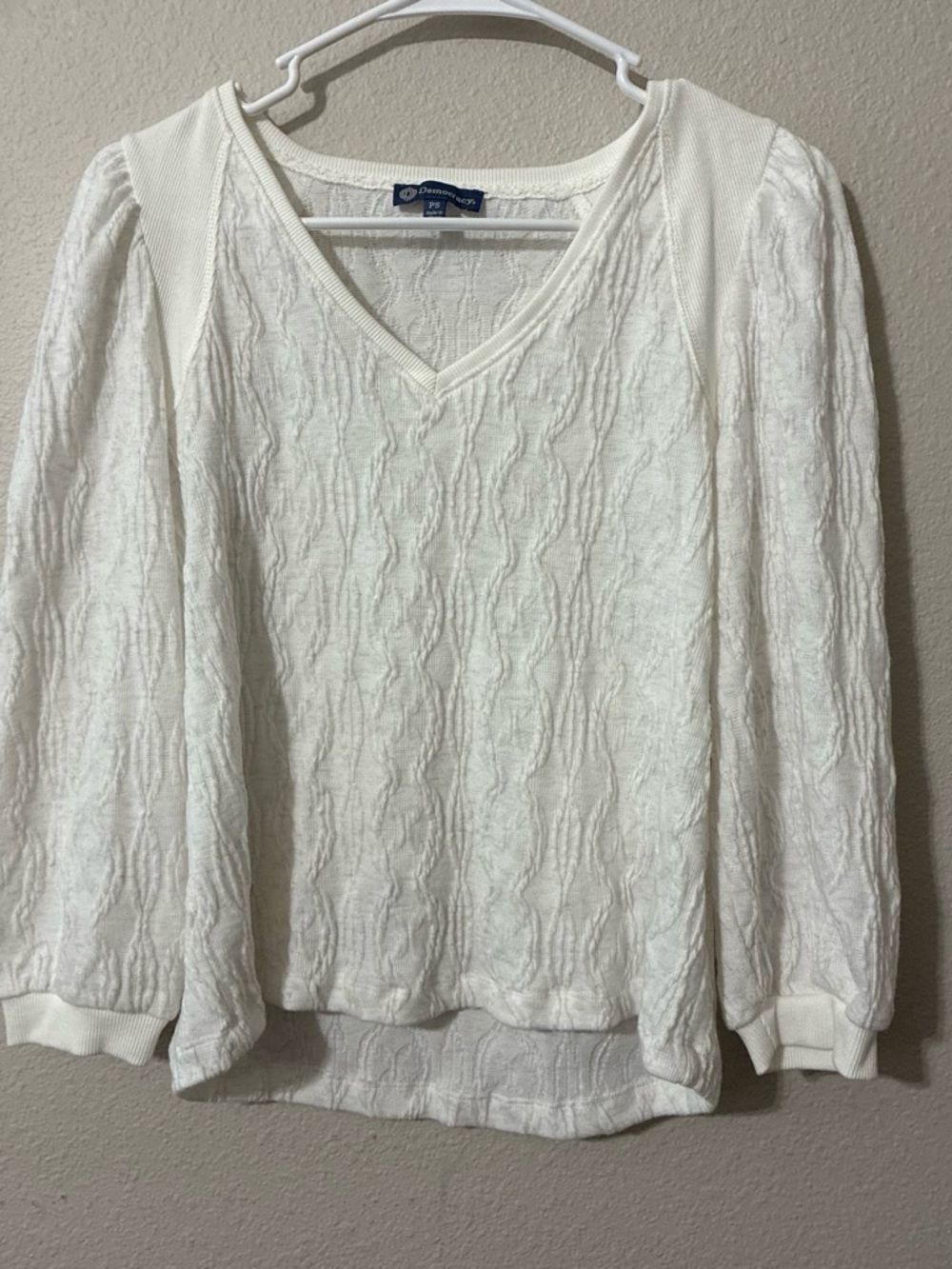 Democracy Cable Knit V-Neck Women’s Sweater - Cream